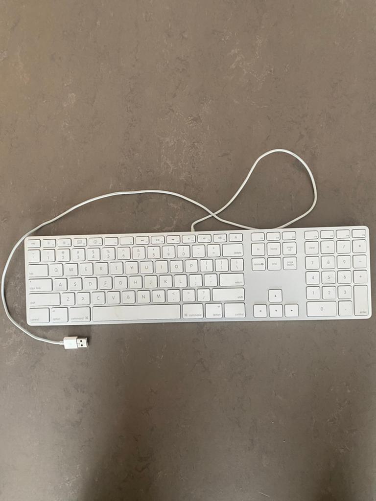 Apple Toetsenbord - Bedraad Qwerty, Computers en Software, Gebruikt, Multimediatoetsen, Ophalen of Verzenden, Qwerty