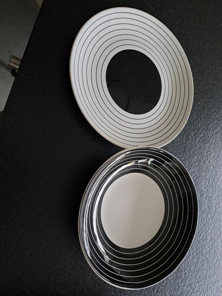 Servies set: diepe, diner- en ontbijtborden (zwart/wit), Huis en Inrichting, Keuken | Servies, Ophalen, Gebruikt, Keramiek, Bord(en)