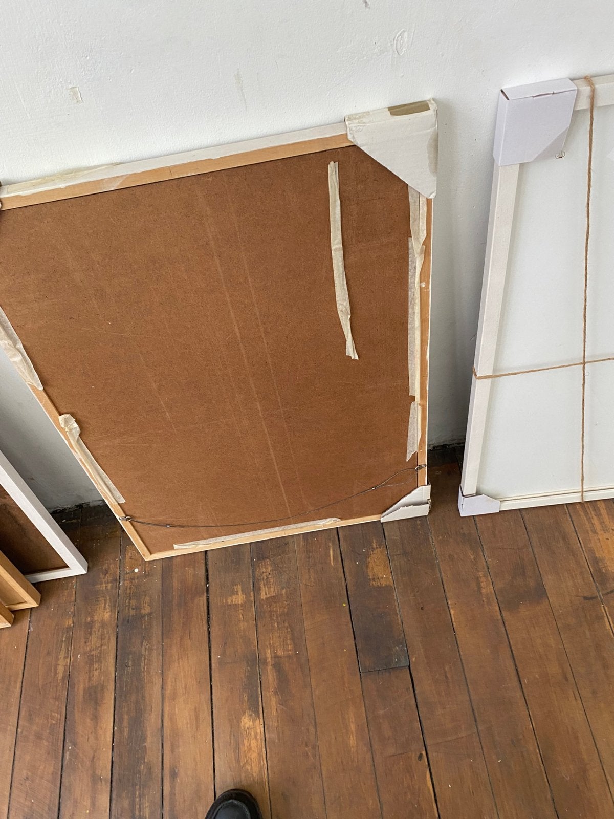 2 mooie whitewashed houten lijsten. Met ophangsysteem., Minder dan 50 cm, Ophalen of Verzenden, Zo goed als nieuw, Minder dan 100 cm