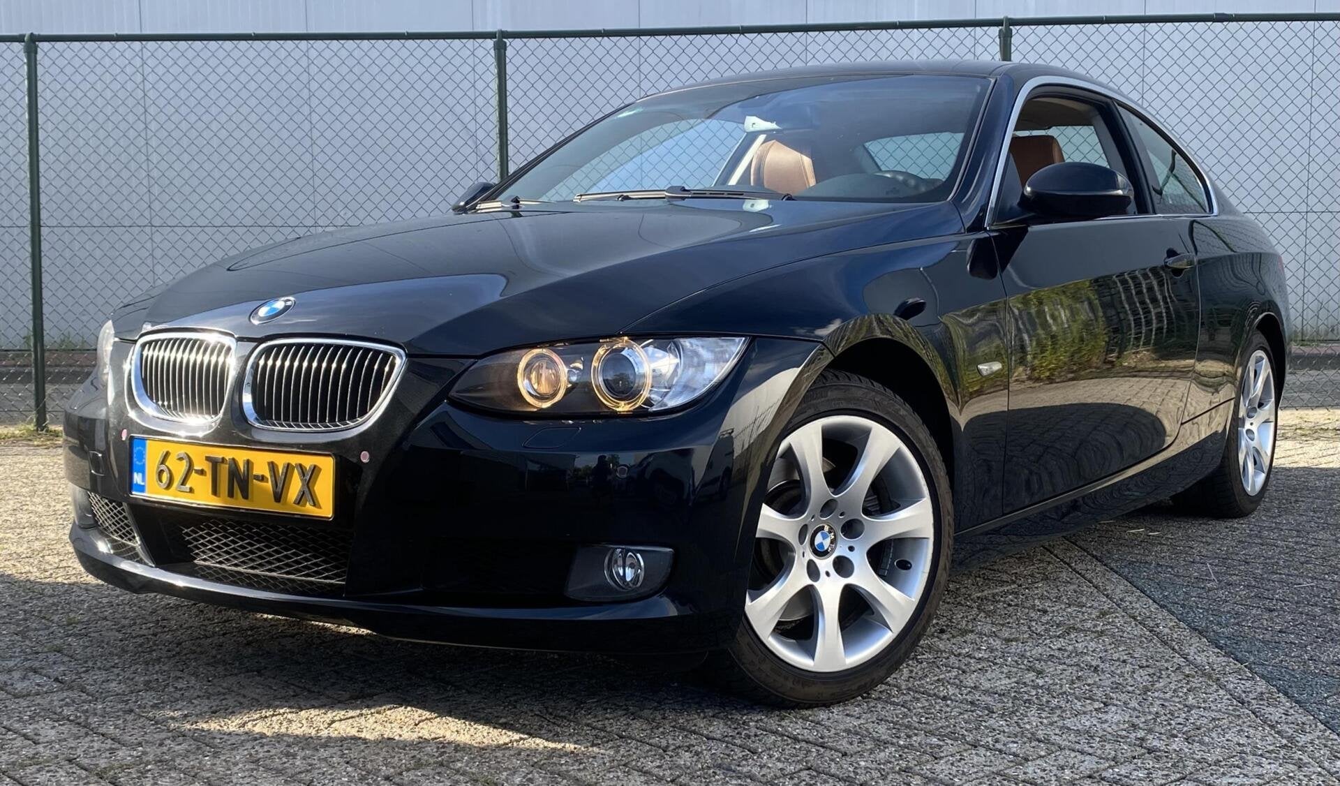 BMW 3-serie Coupé 325i | AUTOMAAT | NL-Auto | *Uniek*, Auto's, Automaat, 745 kg, Achterwielaandrijving, Gebruikt