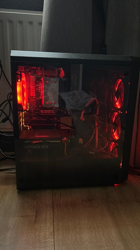 Gaming pc en 1 monitor, Computers en Software, Desktop Pc's, Ophalen, Zo goed als nieuw, Gaming, 3 tot 4 Ghz