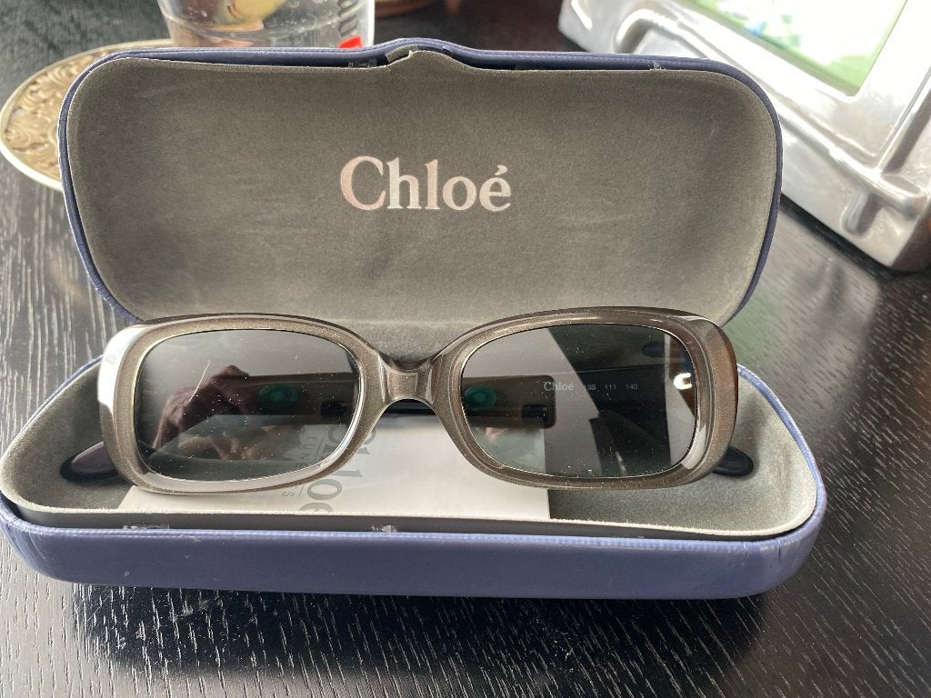 Chloe zonnebril. Nieuw in koker., Ophalen of Verzenden, Nieuw, Grijs, Overige merken