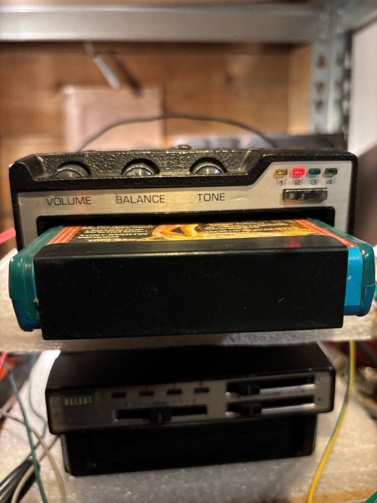 Nostalgie 8-track stereo speler aangeboden (2x), Ophalen, Gebruikt