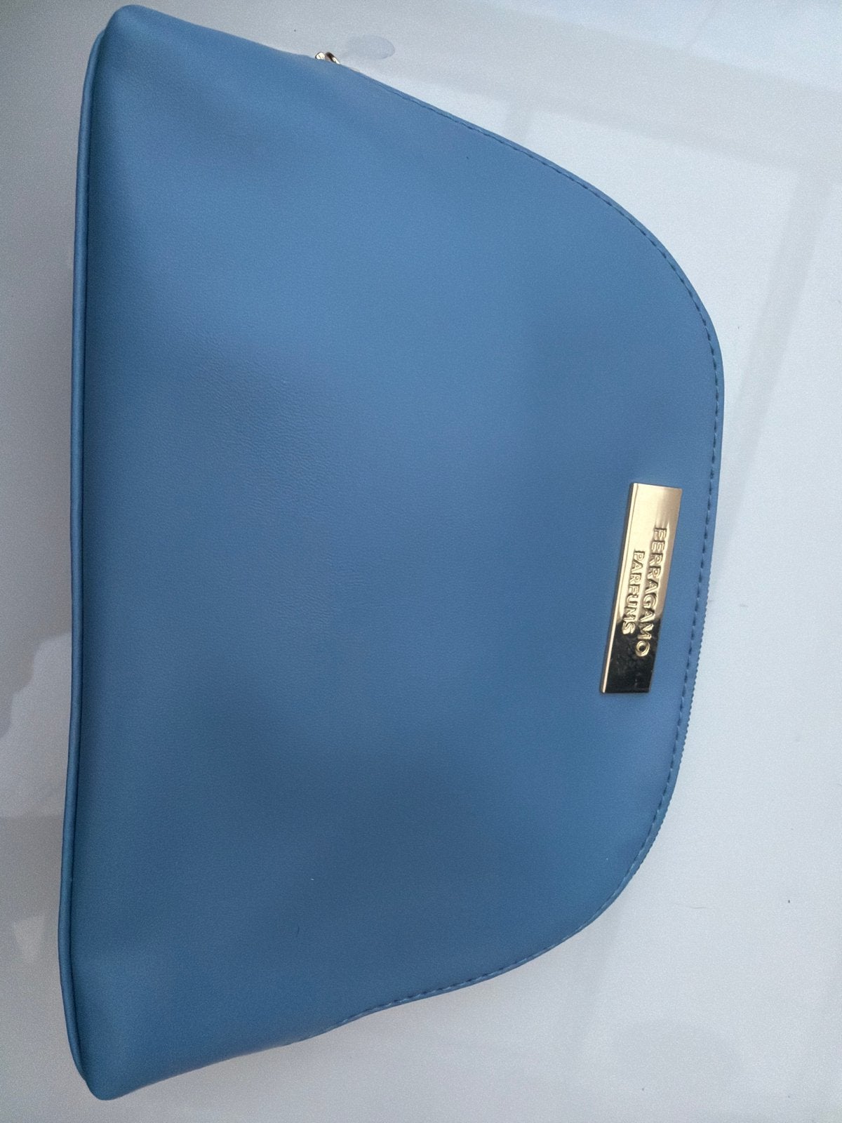 Elegante blauw Ferragamo parfums toilettasje, Ophalen of Verzenden, Nieuw, Blauw, Heer of Dame