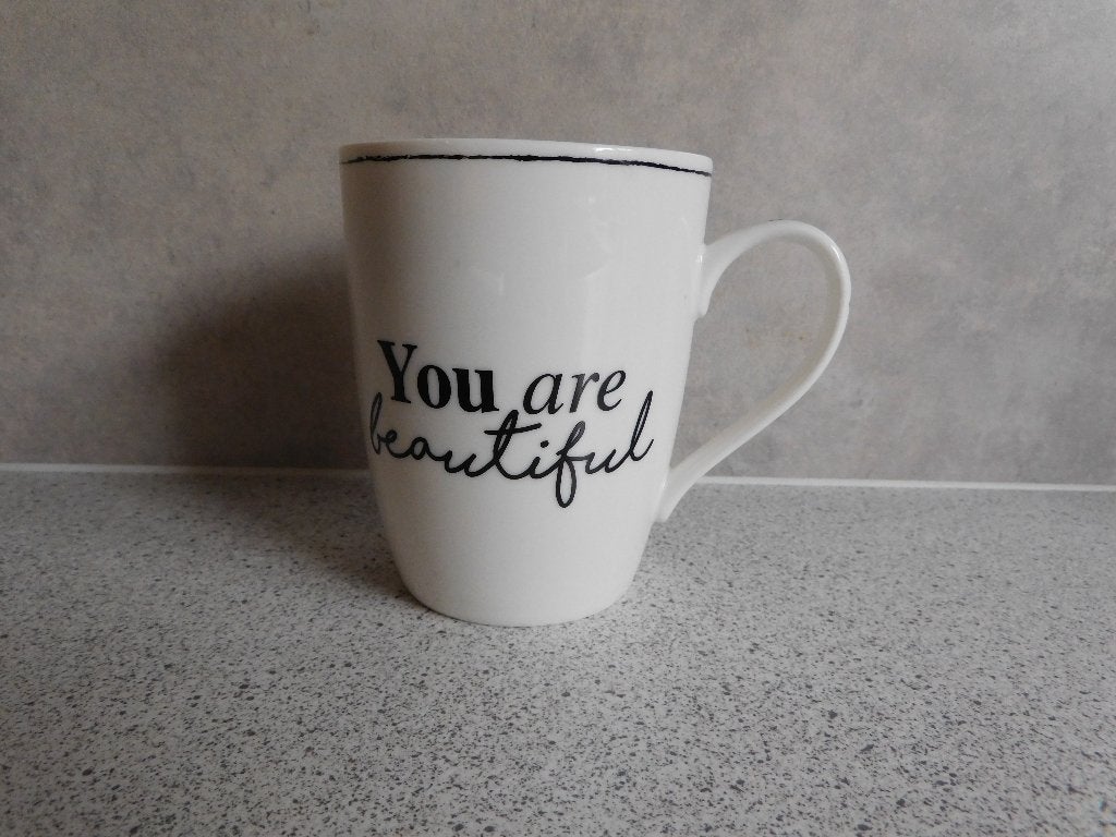 Mok 300 ml. You are Beautiful Riverdale Collection, Ophalen of Verzenden, Zo goed als nieuw, Overige stijlen, Kop(pen) en/of Schotel(s)