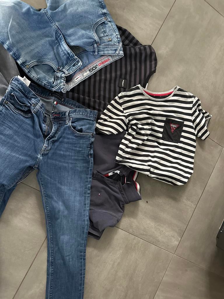 Kledingpakket jongens: shirts, longsleeve, korte broek, jean, Ophalen, Gebruikt, Jongen, Setje
