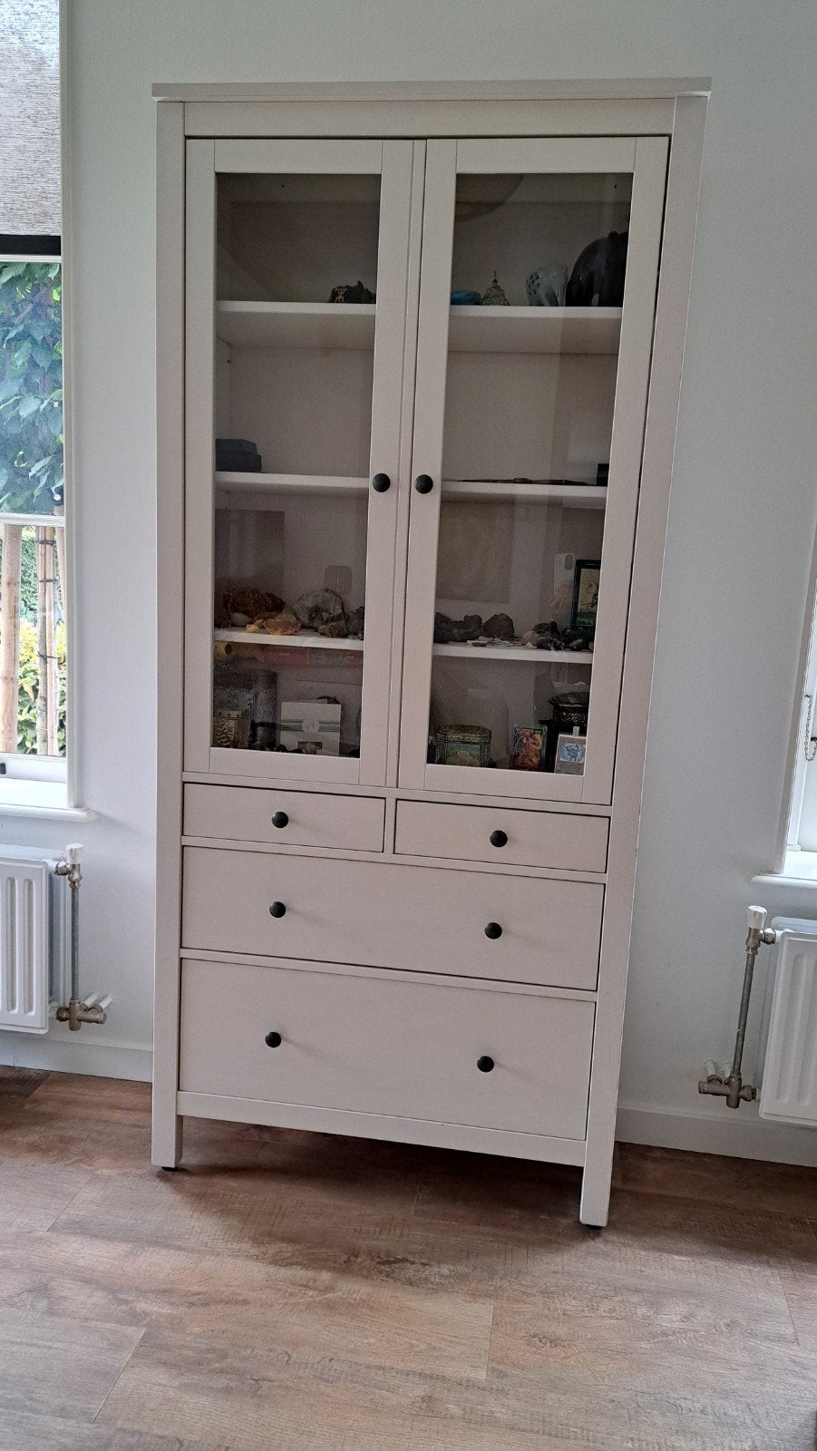 Witte vitrinekast Hemnes Ikea, Huis en Inrichting, Ophalen, Gebruikt, Modern, 150 tot 200 cm