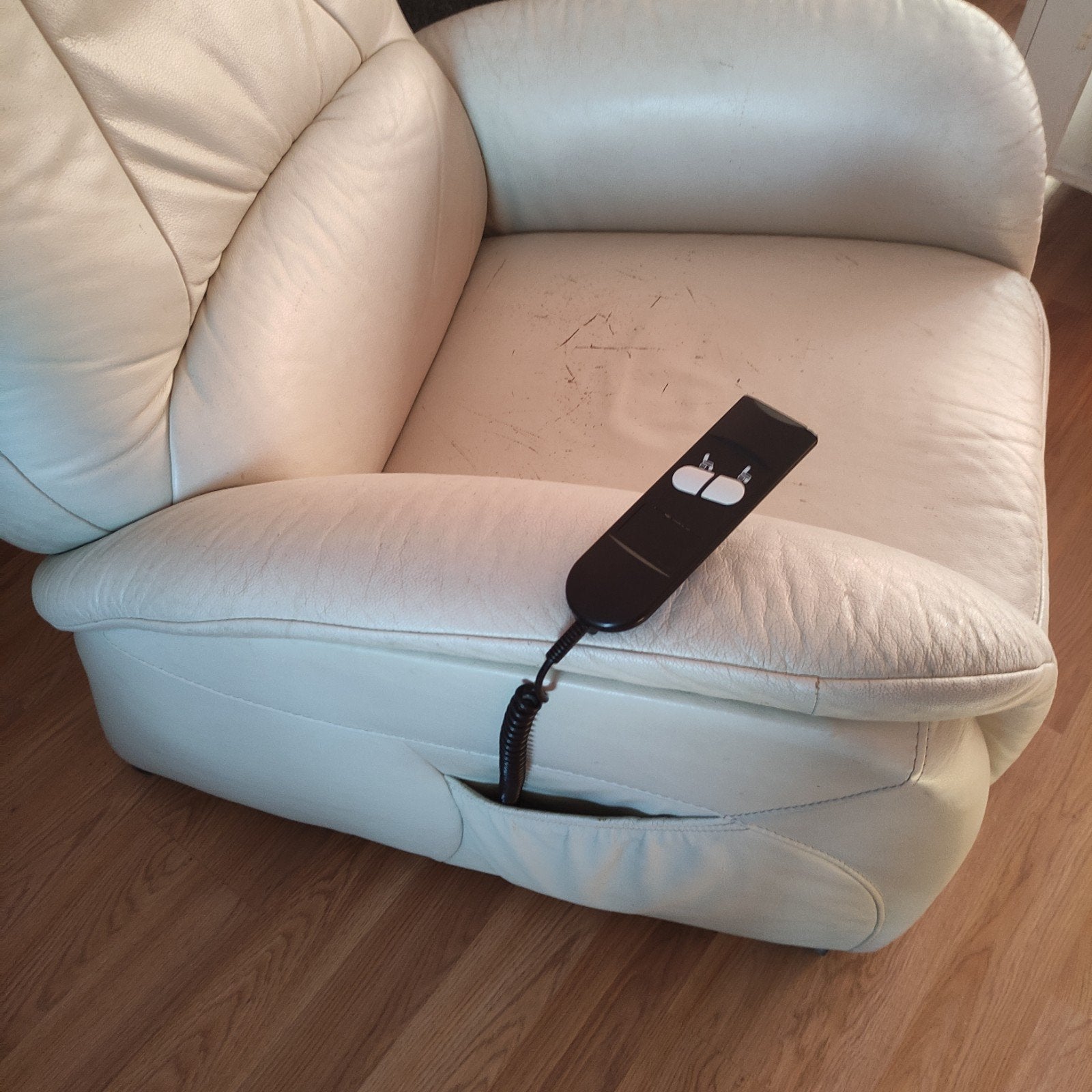 Relaxe fauteuil  met electrische punctie, Huis en Inrichting, Fauteuils, Ophalen, Minder dan 50 cm, Gebruikt, Minder dan 75 cm
