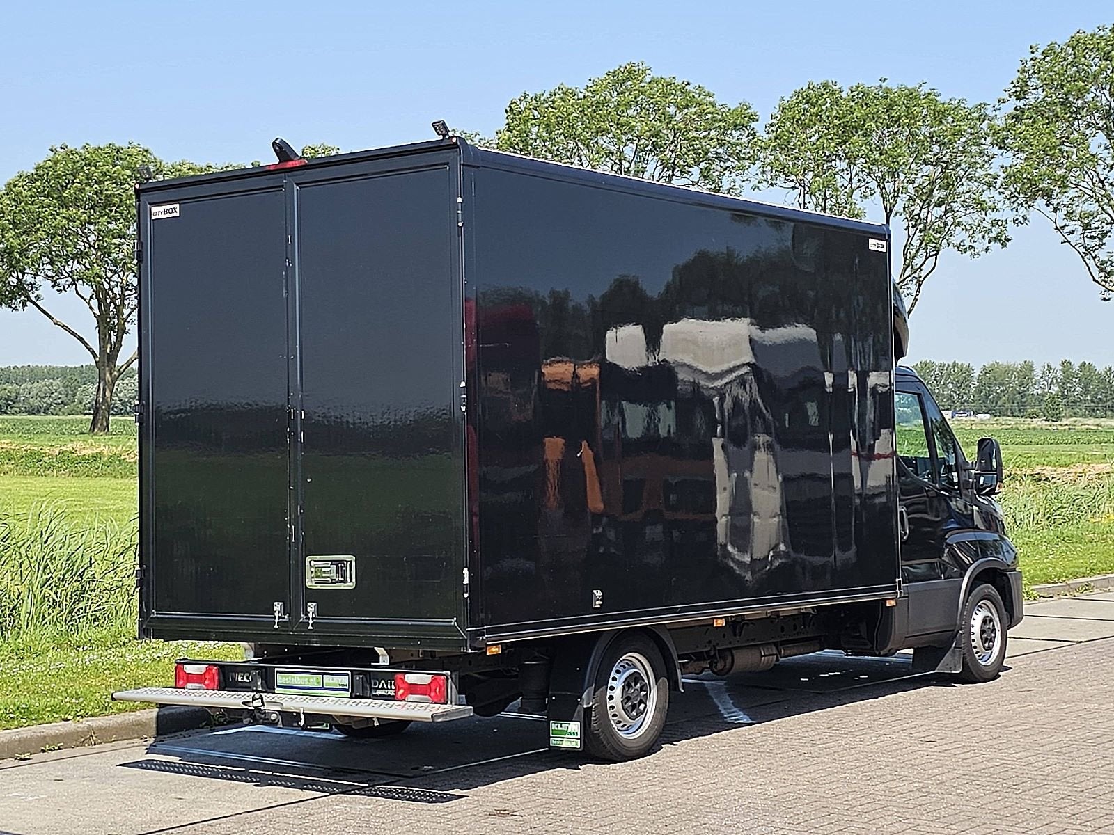 IVECO DAILY 35S18 bakwagen deuren 3.0l, Auto's, Automaat, Metallic lak, Gebruikt, Euro 6