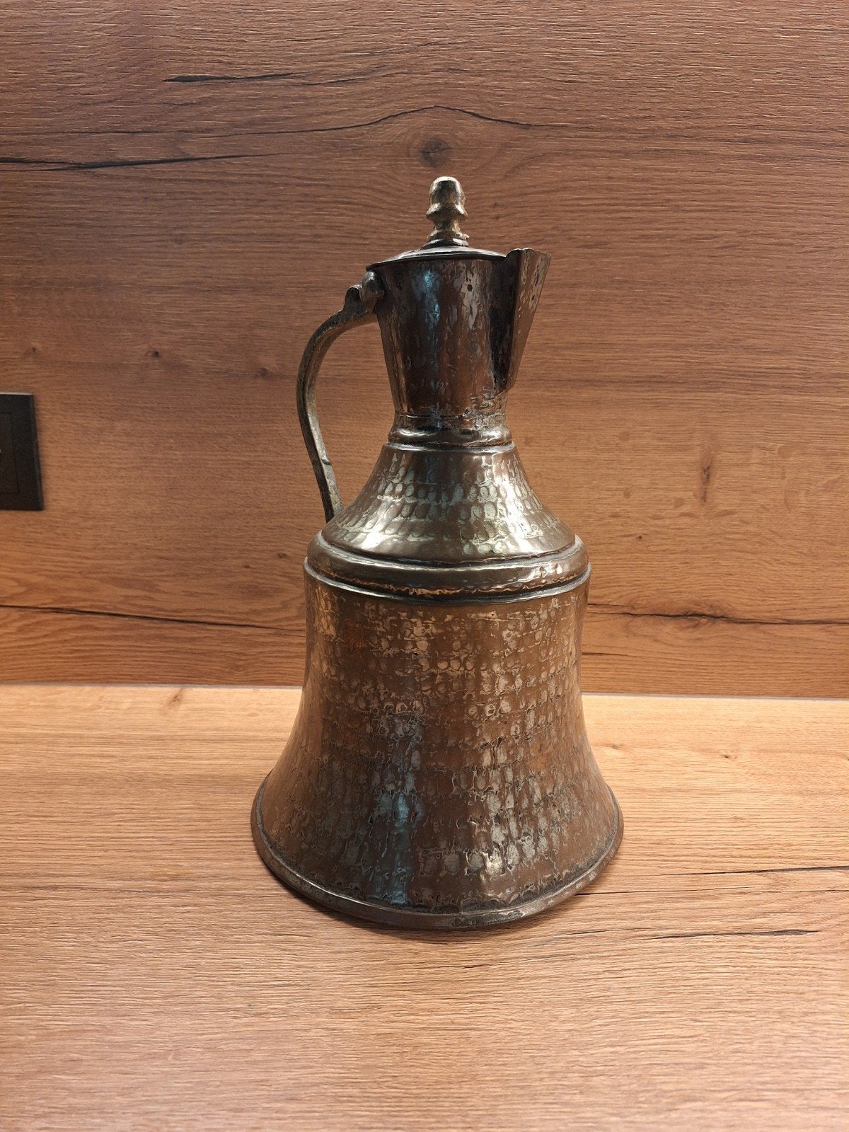 Antieke gehamerde koperen koffiekan/kruik - Oosters design, Ophalen