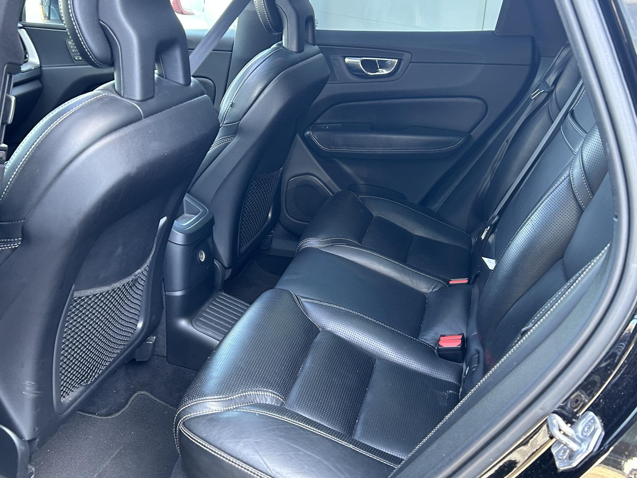 Foto 8 van Volvo XC60 2.0 T8 Twin Engine AWD Inscription | Panoramadak