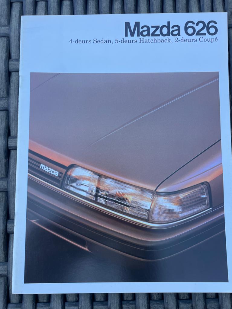 Mazda 626 Brochure (1990) - Sedan, Hatchback, Coupé, Ophalen of Verzenden, Zo goed als nieuw, Mazda