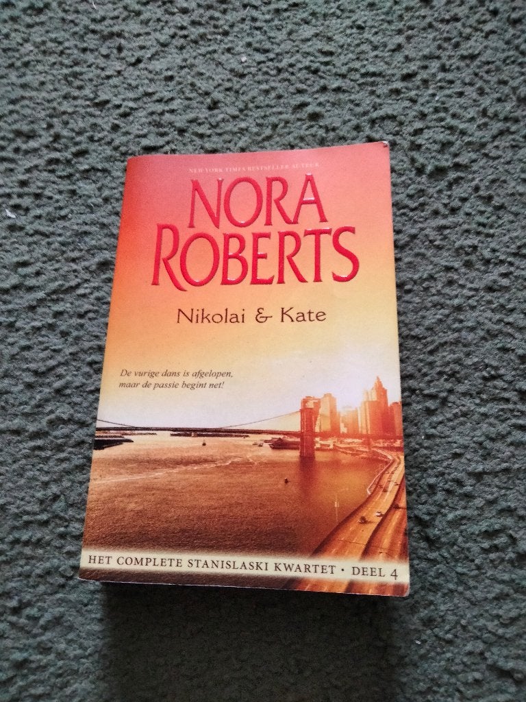 Nora Roberts - Nikolai & Kate (Stanislaski Kwartet Deel 4), Nederland, Nora Roberts, Ophalen, Gelezen