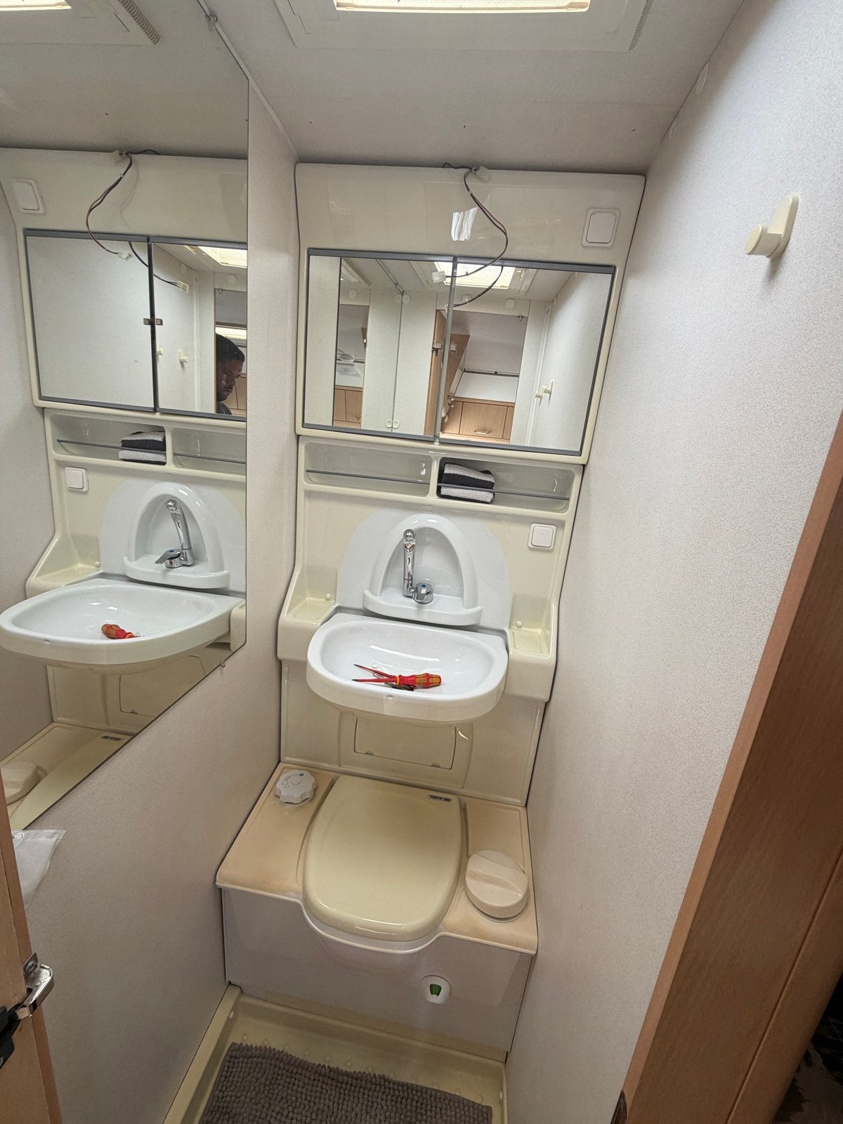 Compleet toilet / WC uit Chateau Caratt 390 (douchepan defec, Ophalen, Gebruikt