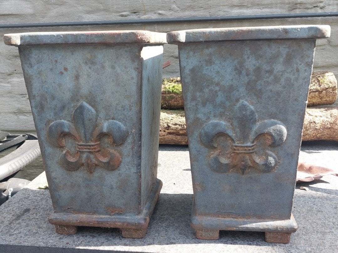 ( bloembak) Cast Iron urn 2x, Tuin en Terras, Overige materialen, Minder dan 30 cm, Vierkant, Ophalen of Verzenden