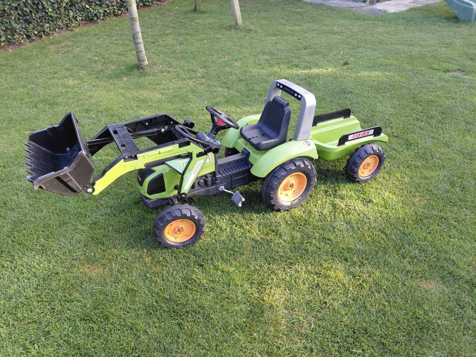 Claas Arion 430 traptractor met voorlader en aanhanger, Ophalen, Zo goed als nieuw, Trapvoertuig