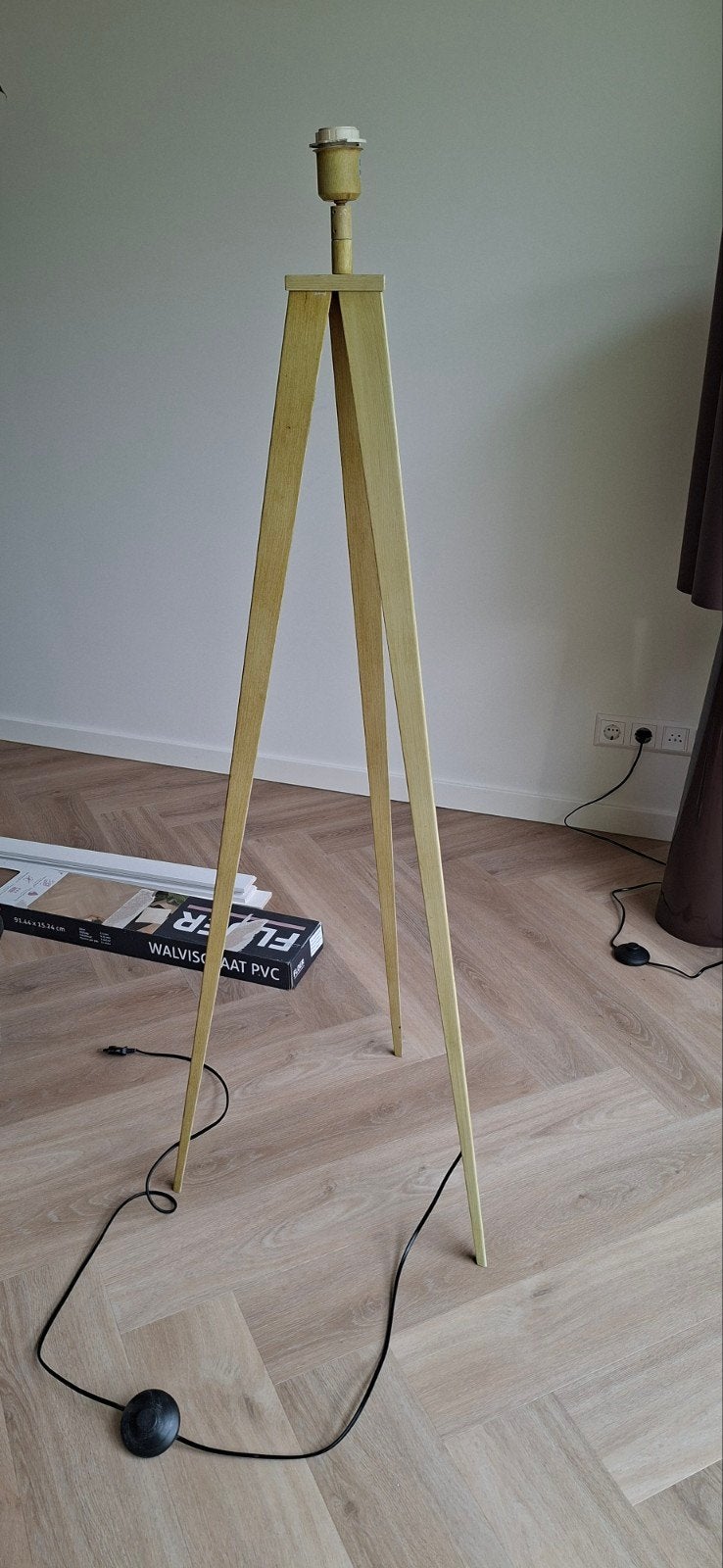 Gratis metalen houtlook vloerlamp statief - Zonder kap, Ophalen, Gebruikt, Modern, Scandinavisch, 100 tot 150 cm