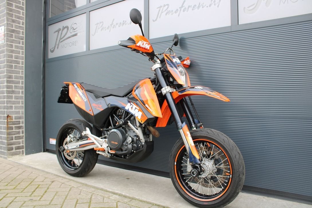 KTM 690 SMC Supermoto (2008) *Akrapovic*, Motoren, KTM, Bedrijf, Onbekend, Meer dan 35 kW