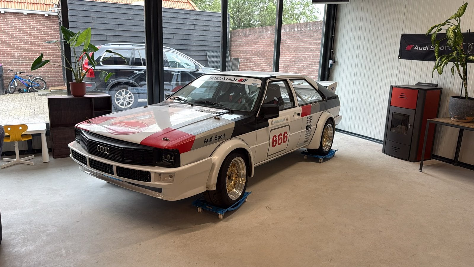 Audi 80 b2 coupe raceauto met V6 biturbo (geen quattro)