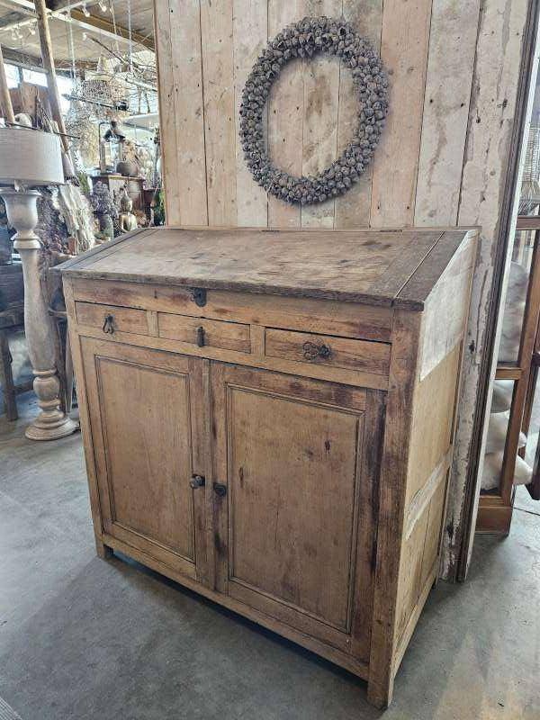 oude secretaire,lessenaar ``WOONWINKEL RUSTIEK``, Ophalen, Gebruikt
