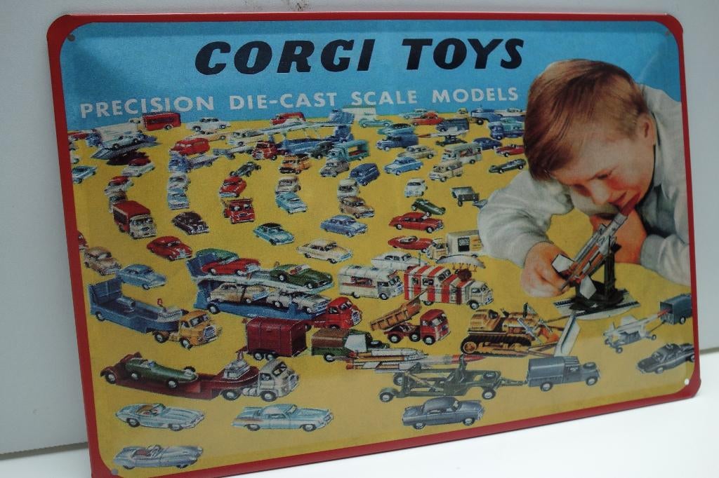 CORGI TOY,S BORD met nostalgische RECLAME AFB, Ophalen of Verzenden, Huis en Inrichting