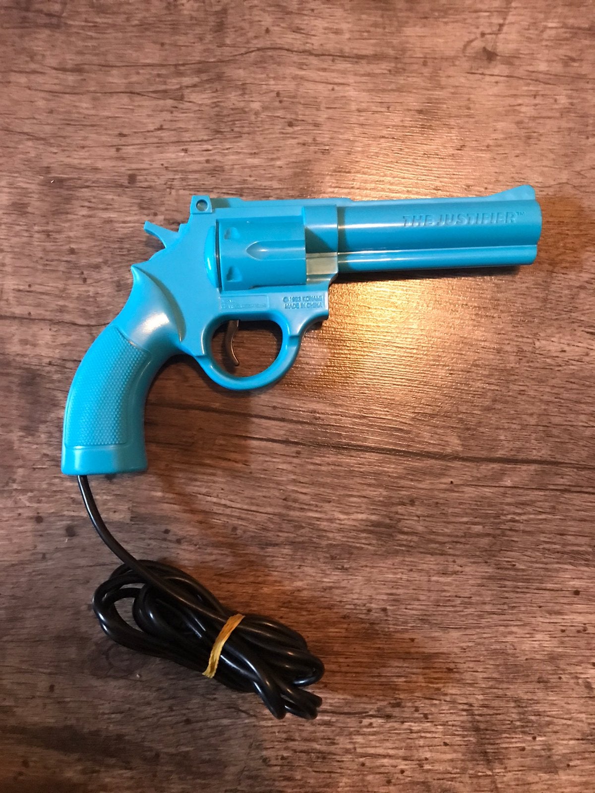Sega mega drive konami justifier light gun pistool, Ophalen of Verzenden, Zo goed als nieuw, Met 1 controller, Mega Drive