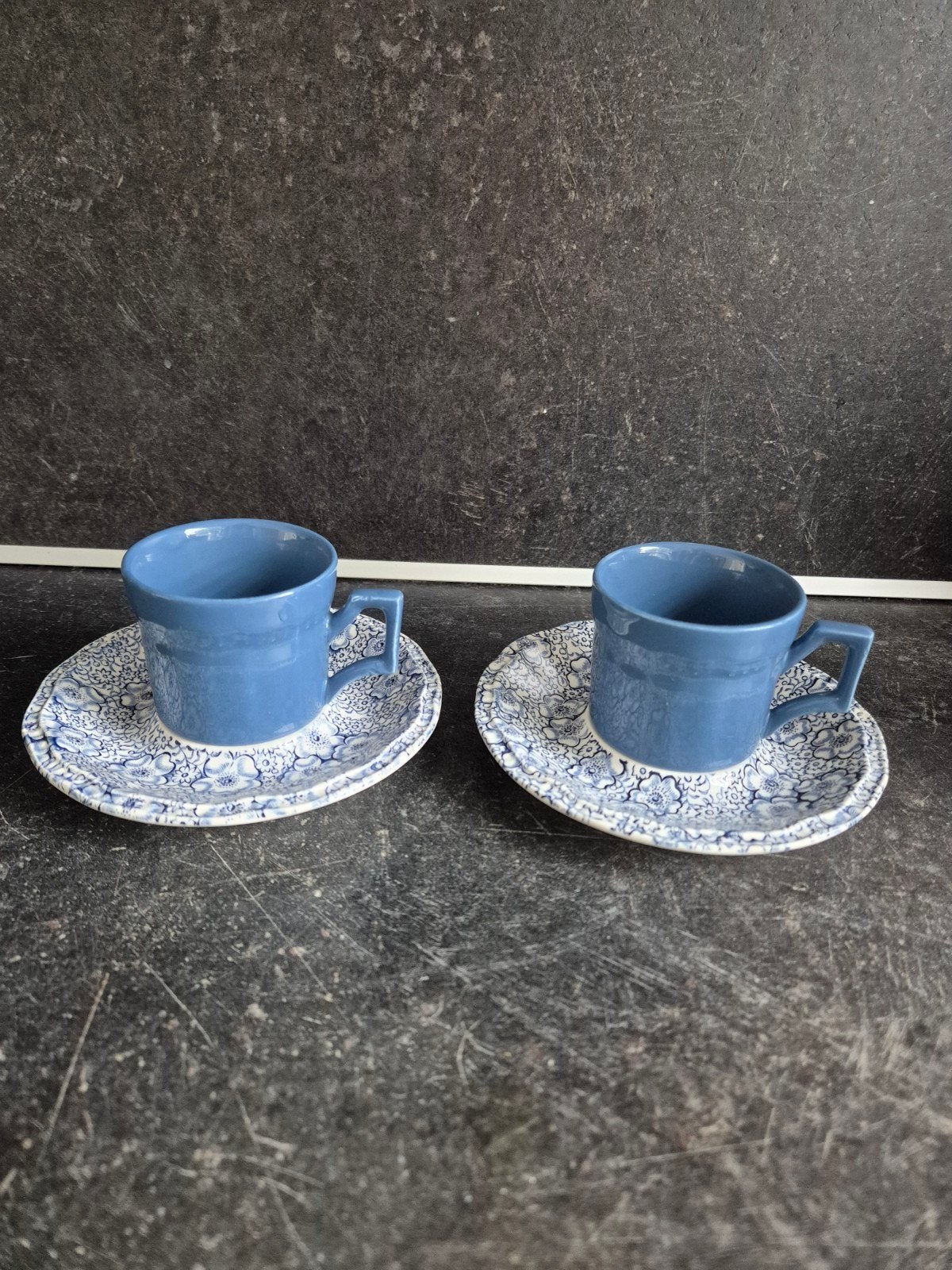 Kensington Chintz Blue wedgwood, Ophalen of Verzenden, Zo goed als nieuw, Porselein, Kop en/of schotel