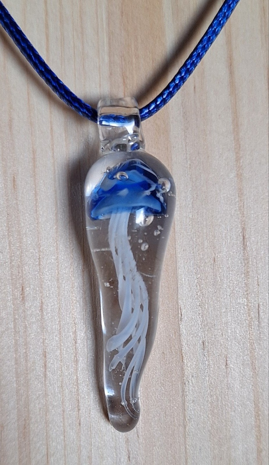 ketting met handgemaakte lampwork glas hanger " kwal ", Nieuw, Overige materialen, Met hanger, Verzenden