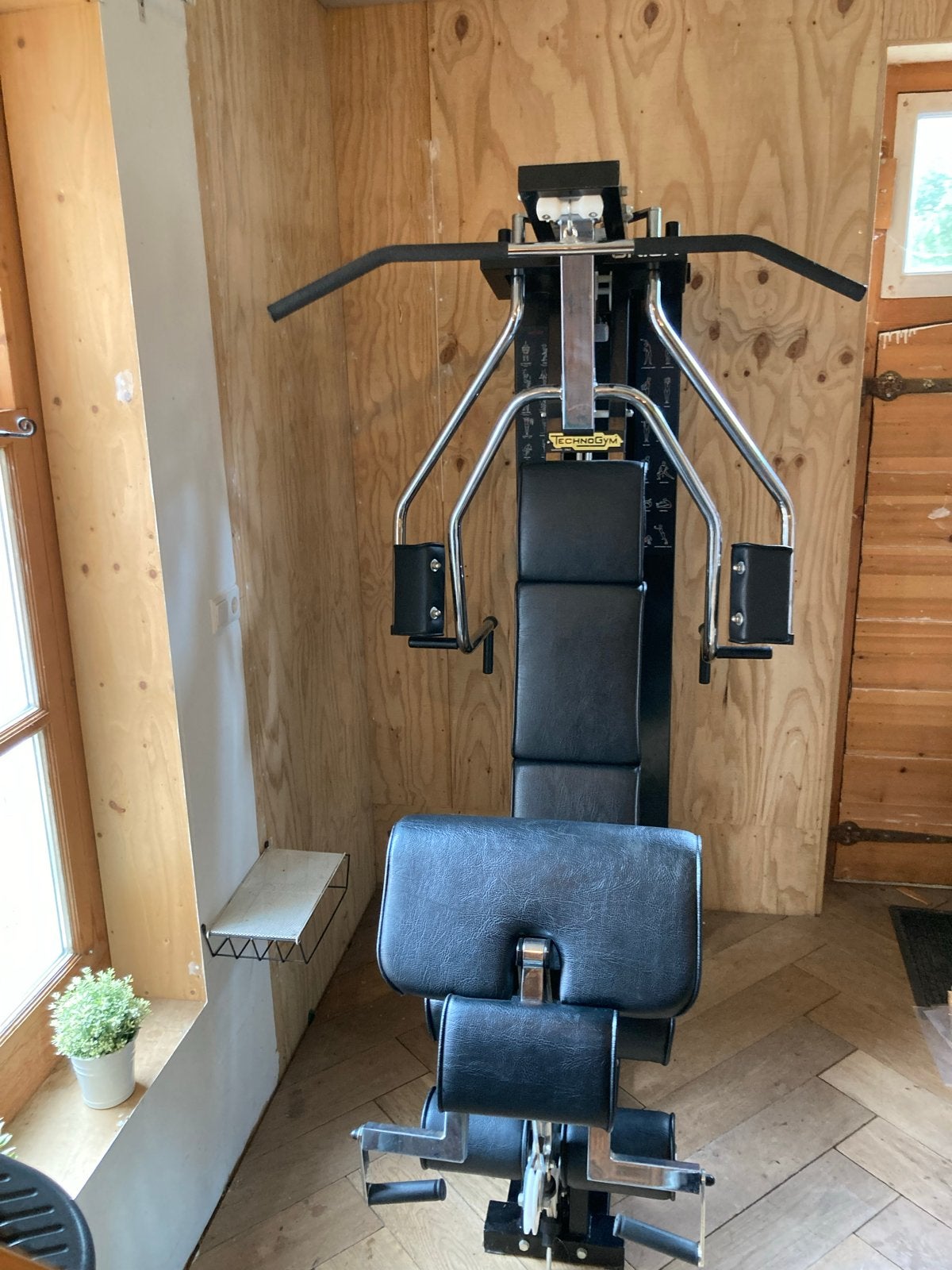 Technogym Unica Zwart Krachtstation - Complete Home Gym, Sport en Fitness, Ophalen, Krachtstation, Armen, Zo goed als nieuw