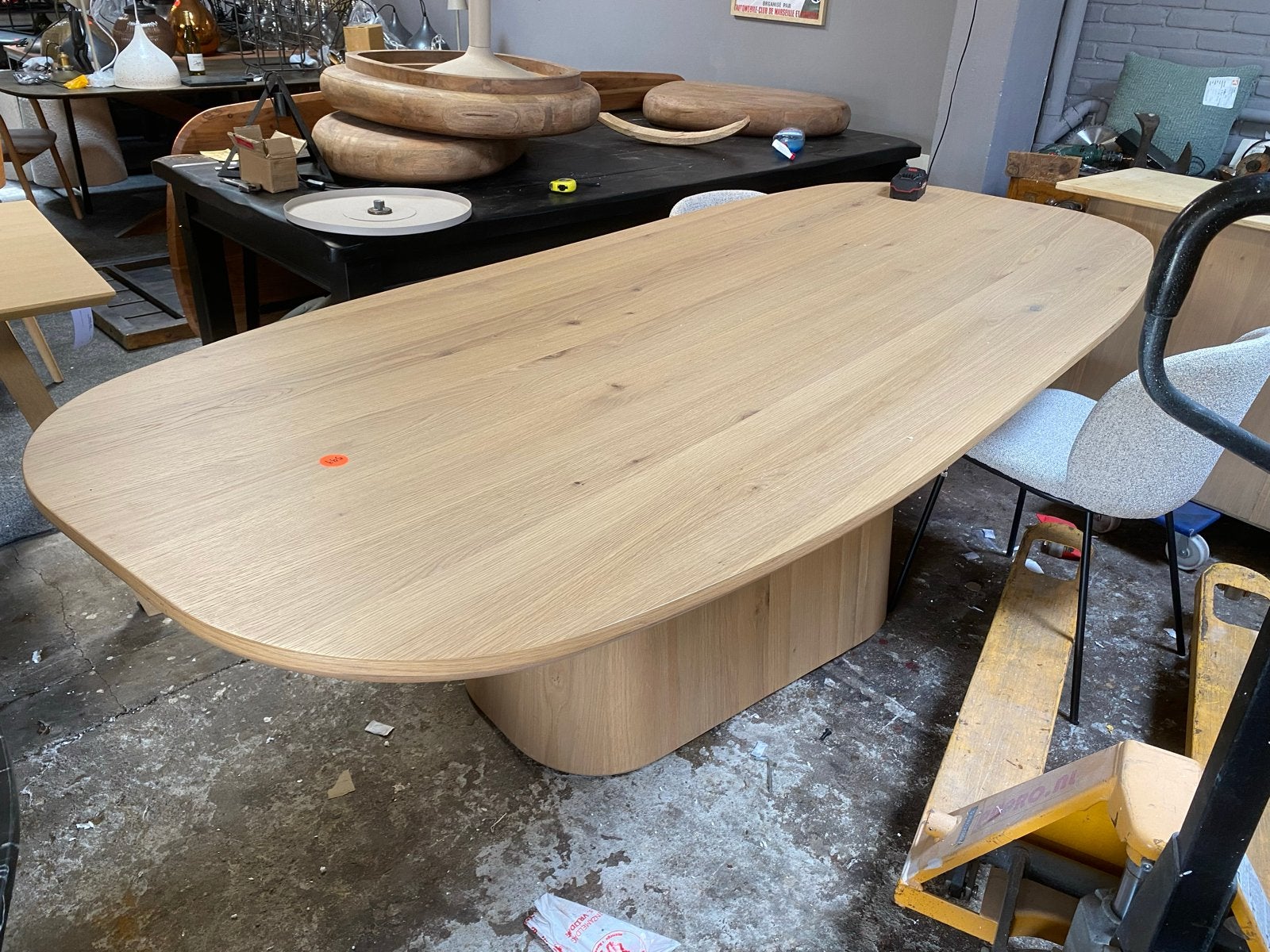 Tafel Nola 250x100 deens ovaal blank eiken met midden poot, Huis en Inrichting, Tafels | Eettafels, Ophalen, 100 tot 150 cm, Eikenhout