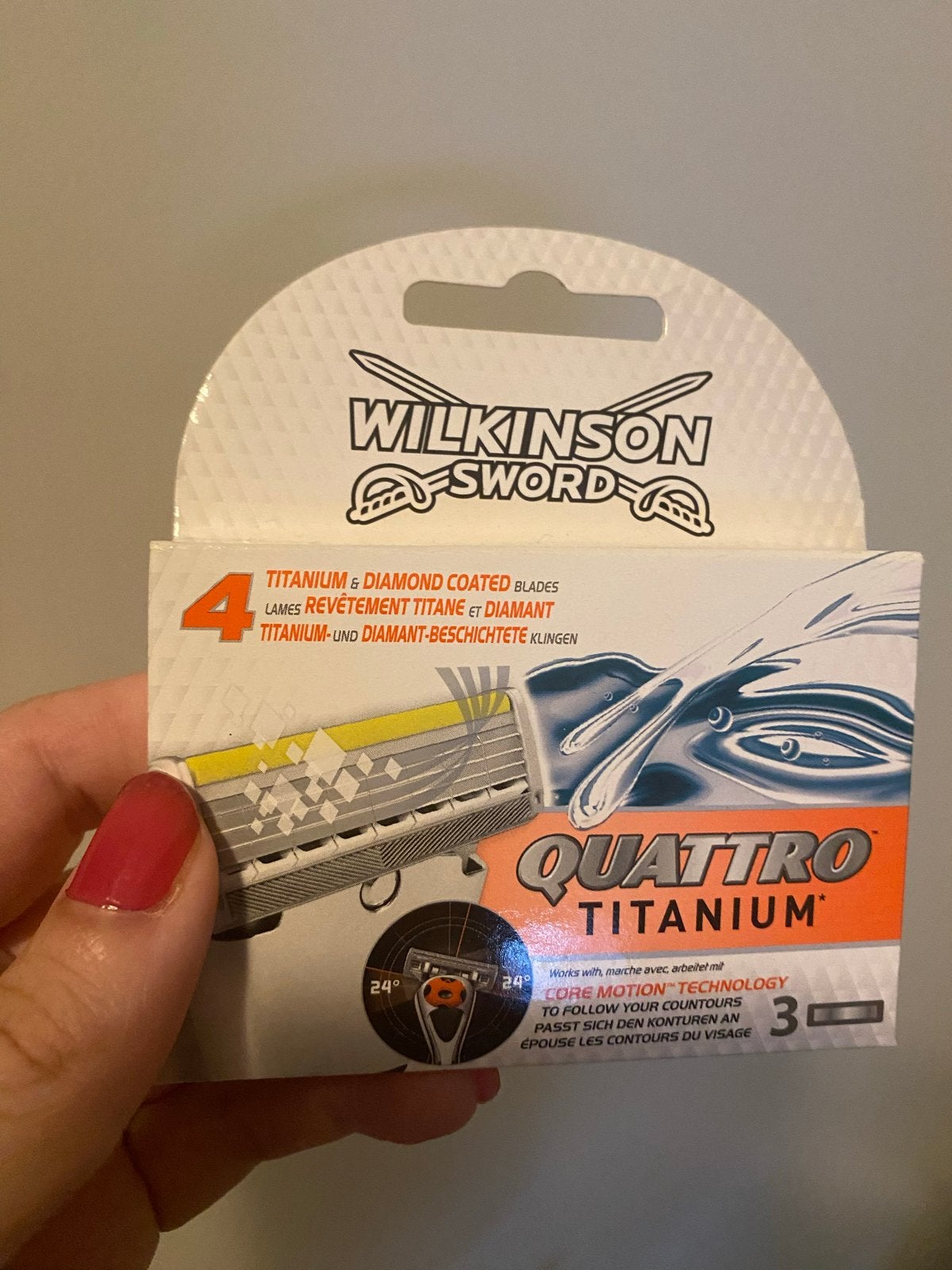 Wilkinson Sword Quattro Titanium Scheermesjes (4 stuks), Verzenden, Nieuw, Overige typen