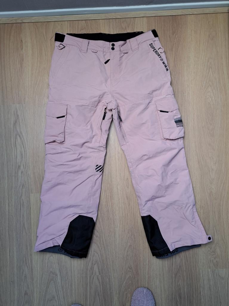 Roze Superdry skibroek, maat 44, waterdicht, Broek, Superdry, Maat 42/44 (L), Ophalen of Verzenden
