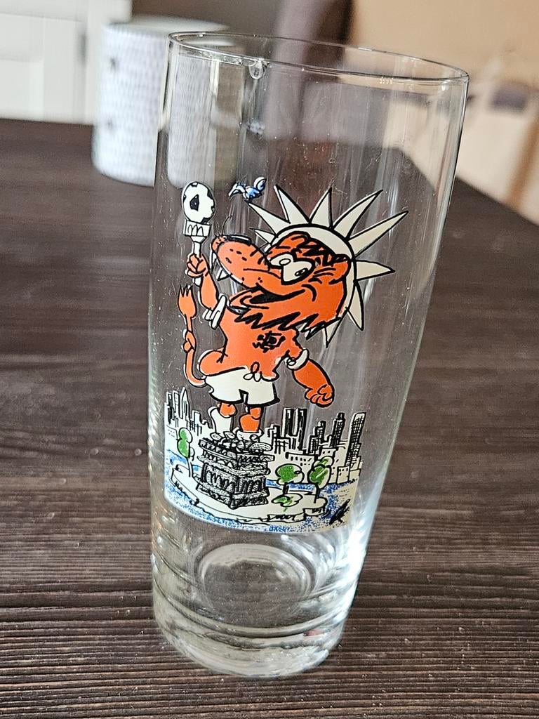 Dik Bruynesteyn Nederlands elftal cartoon bier glas, Ophalen of Verzenden, Gebruikt