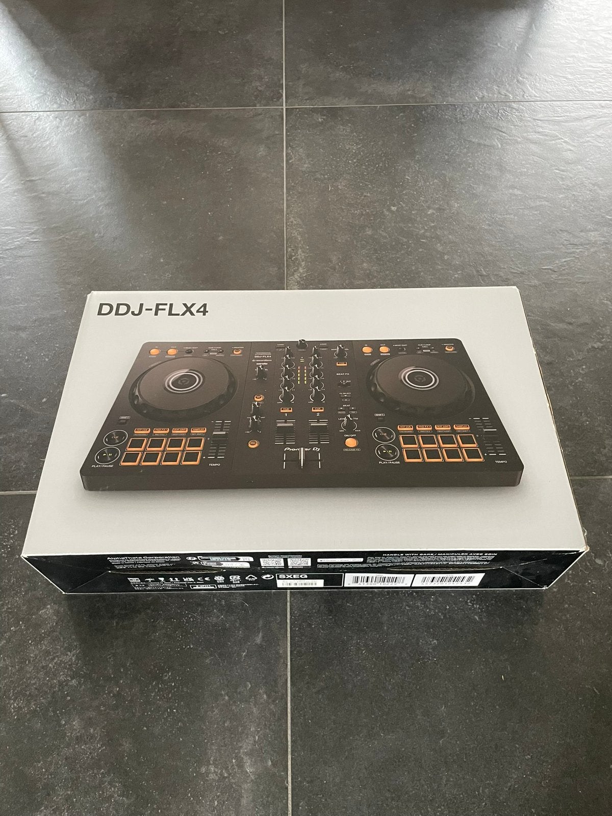 DDJ-DLX4