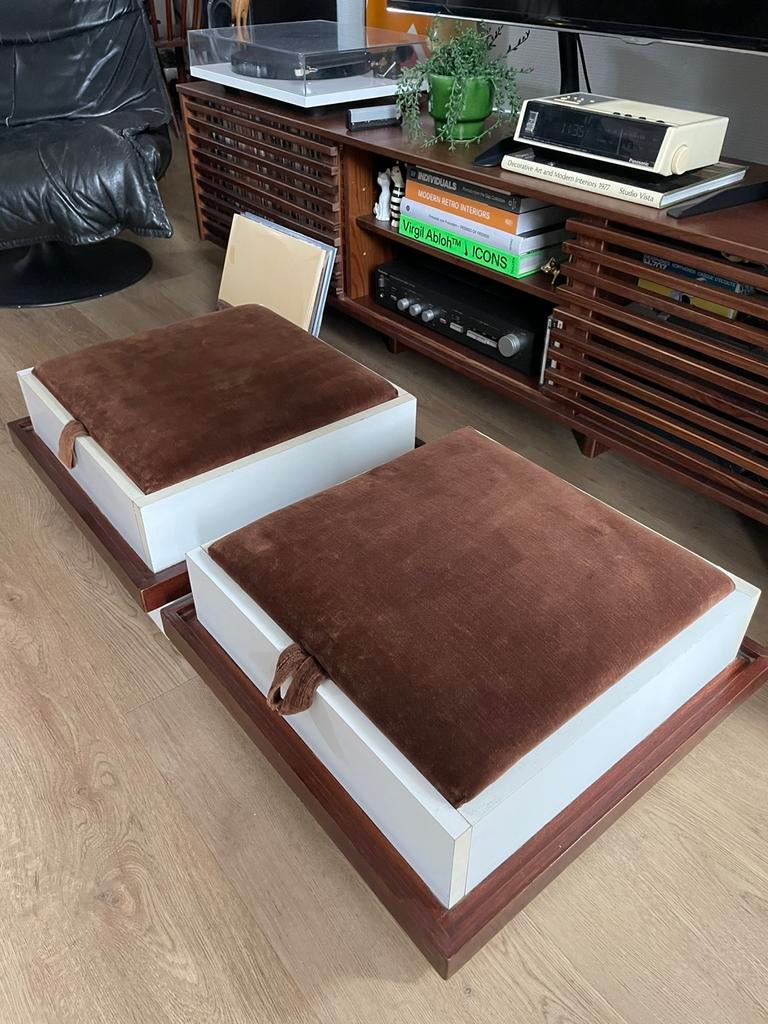 Vintage Mid Century Voetenbankjes / Poef / 15 euro per stuk, Huis en Inrichting, Banken | Voetenbanken en Poefen, Ophalen, Rond