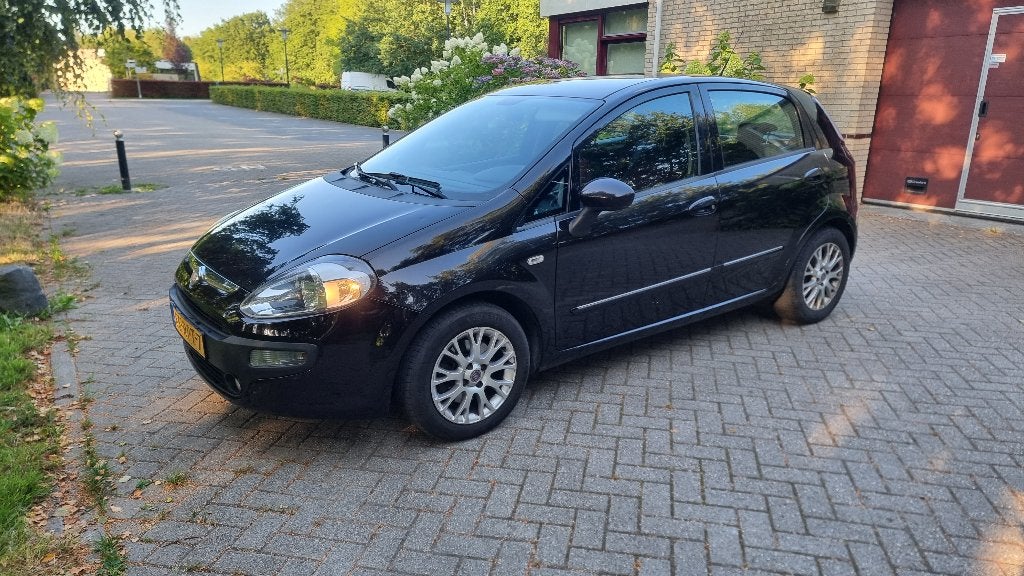 Fiat Punto Evo 1.3 Multijet 62KW 5DR 2011Zwart Clima Apk NAP, Auto's, Fiat, Voorwielaandrijving, Euro 5, 28 km/l, 4 cilinders