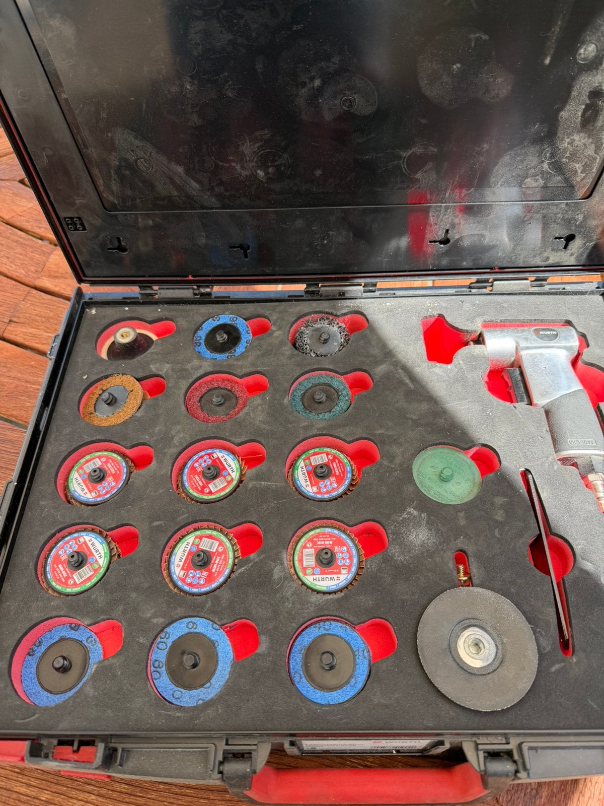 Wurth Assortiment koffer kleine schuurmiddelen + lucht tol, Ophalen of Verzenden, Zo goed als nieuw, Multitool, Overige merken