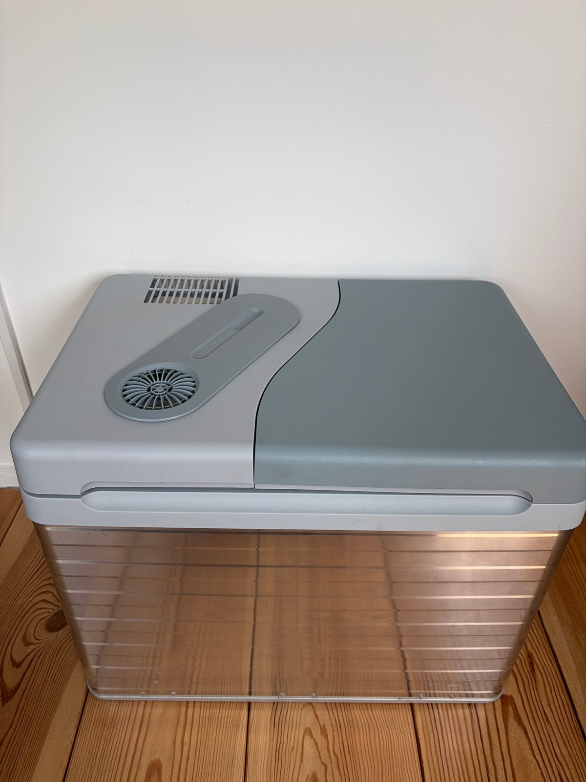 Mobicool RVS koelkast 12/240v, Caravans en Kamperen, Koelboxen, Ophalen of Verzenden, Zo goed als nieuw, Koelbox, Elektrisch