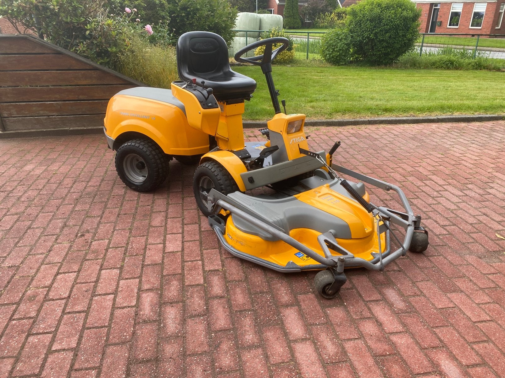 Stiga Park Excellent 16, Ophalen, Gebruikt, Mulchfunctie, 90 tot 120 cm