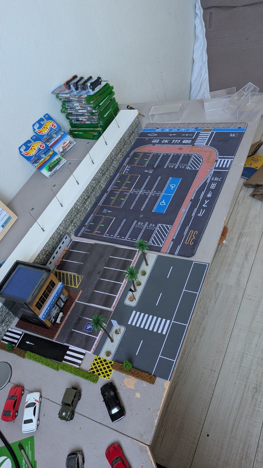Model auto diorama met verlichting (Hot Wheels, Mini GT), 1:50 of kleiner, Overige typen, Zo goed als nieuw, Ophalen