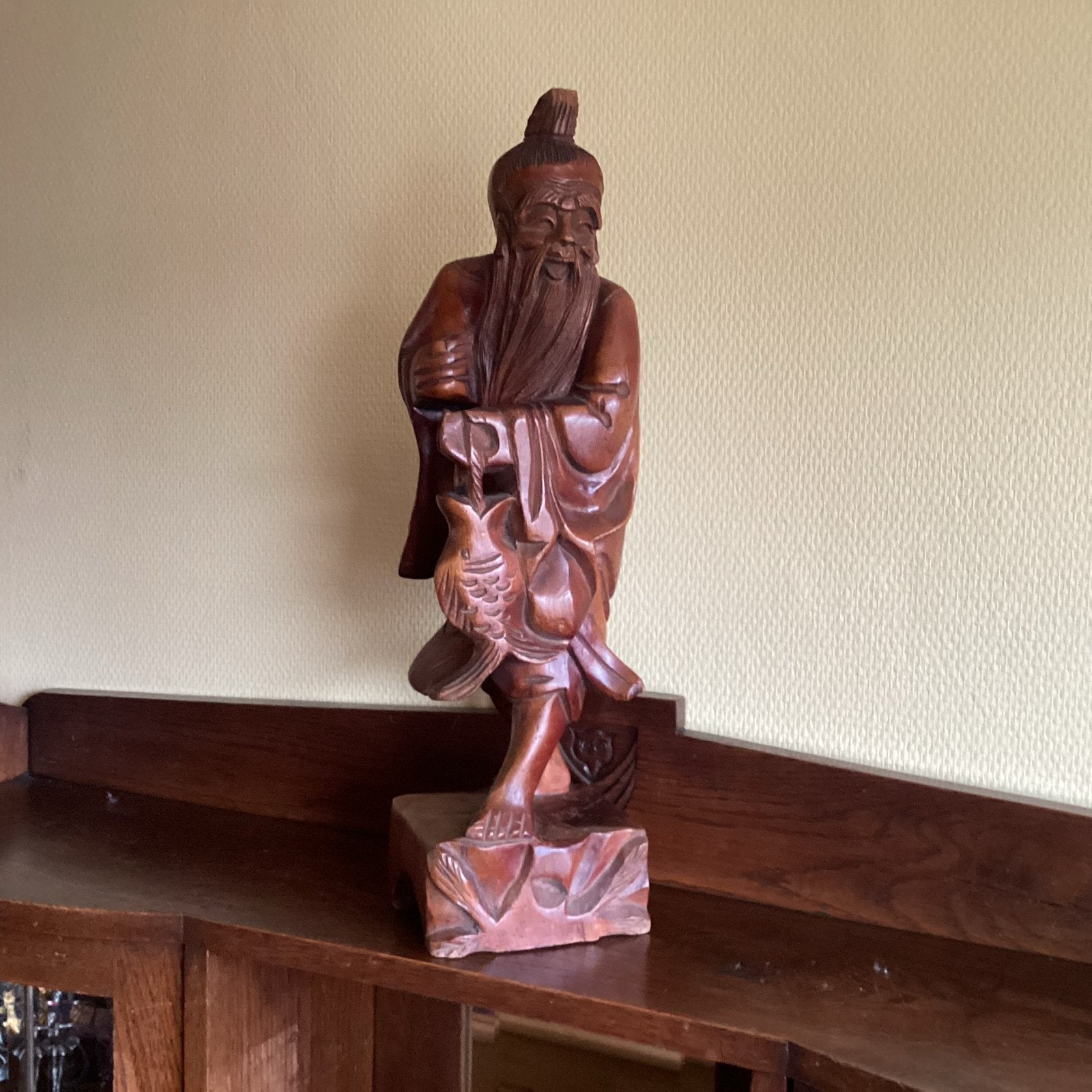 Groot BEELD van visser met vis, handgesneden, 45H, voor 10€., Ophalen of Verzenden, Handgemaakt, 20 - 50 cm, Beeld