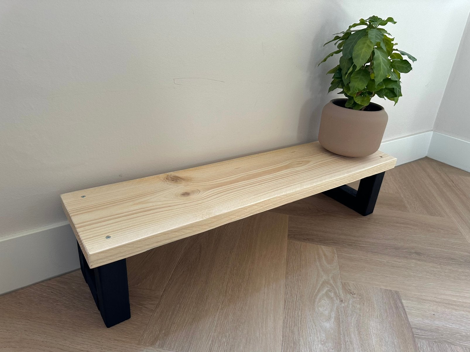 Nieuw houten vensterbank bankje met houten poten 80x20x18, Ophalen of Verzenden, Nieuw, Hout