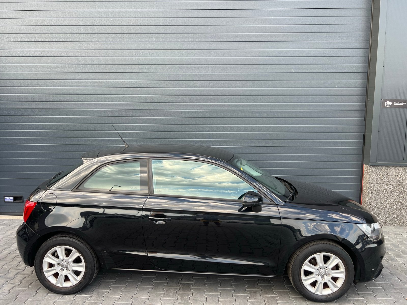 Nieuwe distributieketting & nieuwe APK 2011 Audi A1 1.2 Tfs, Voorwielaandrijving, Stof, 4 cilinders, 4 stoelen