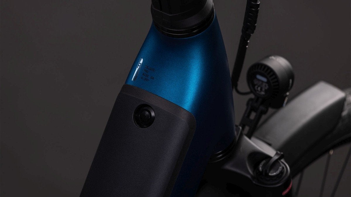CUBE SUP HYB DLX PRO 600 Dames ELECTRICBLUE/CHROME EE58 58cm, Fietsen en Brommers, Elektrische fietsen, Ophalen, -, -, Nieuw