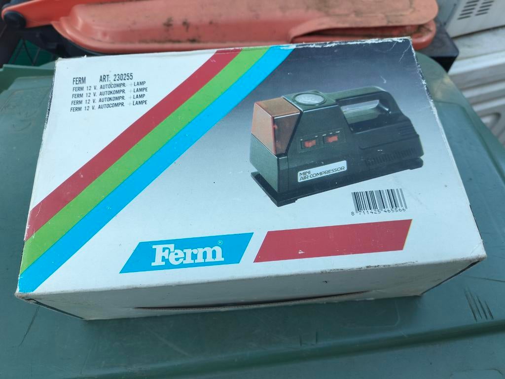 Ferm 12V Mini Luchtcompressor met Lamp - Goede Staat, Ophalen, Gebruikt