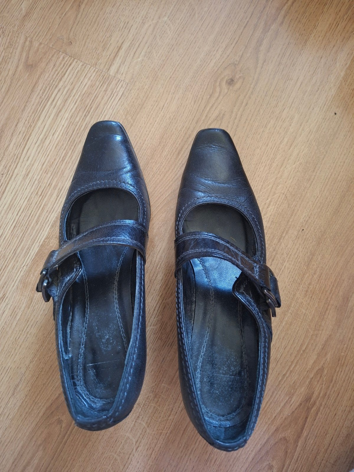 Zwarte pumps van lavorazione artigiana met gesp, maat 37, Kleding | Dames, Schoenen, Pumps, Zwart, Ophalen of Verzenden, Lavorazione artigiana