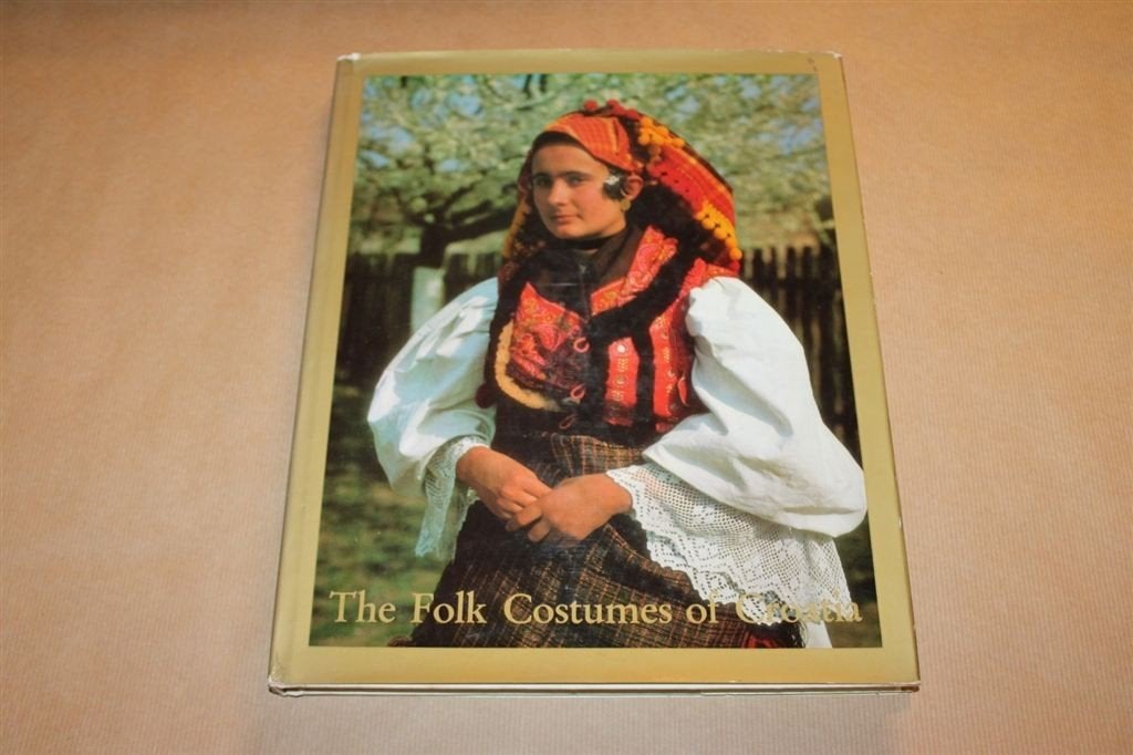 The Folk Costumes of Croatia, Ophalen of Verzenden, Zo goed als nieuw, Europa