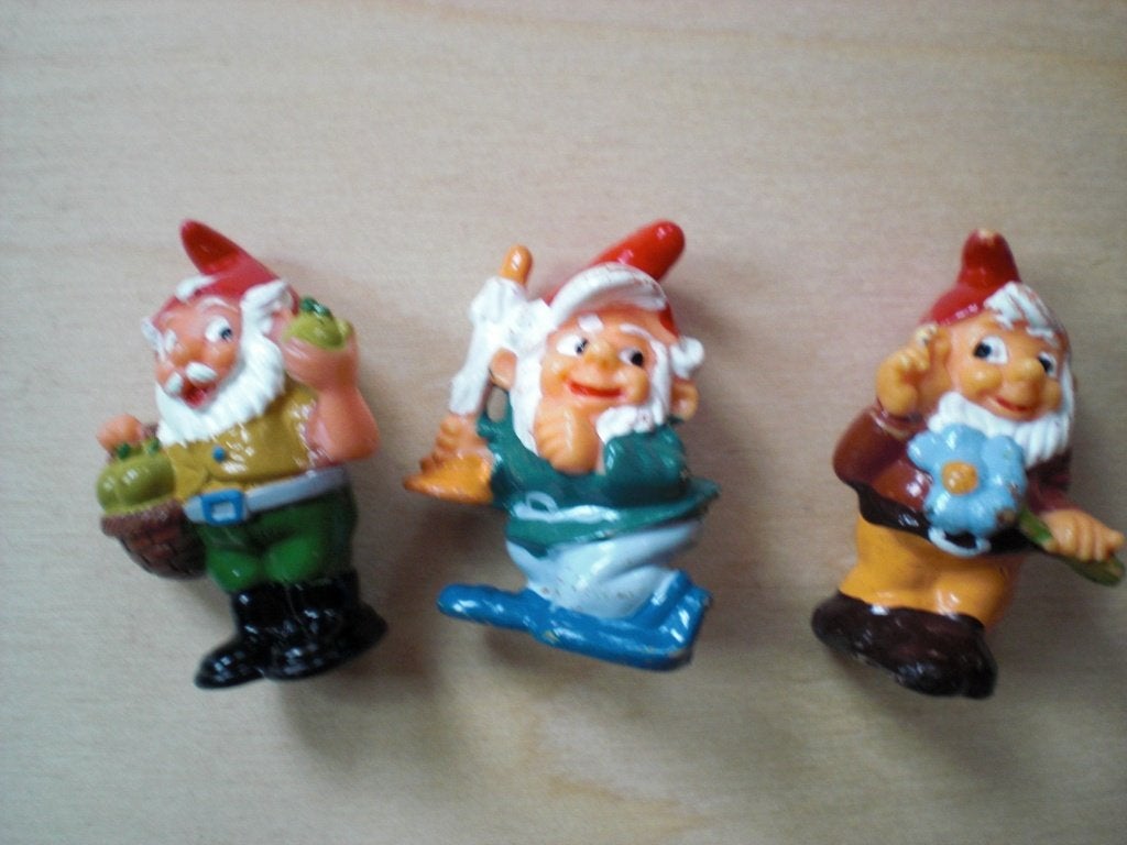 Kinder-Ei figuren: 3x kabouter- 2x leeuwtje, Ophalen of Verzenden, Zo goed als nieuw, Hardplasticfiguren