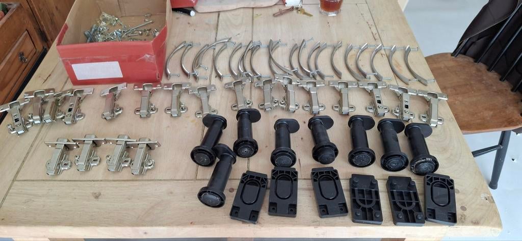 IKEA keuken onderdelen: handvatten, pootjes, scharnieren, Ophalen of Verzenden