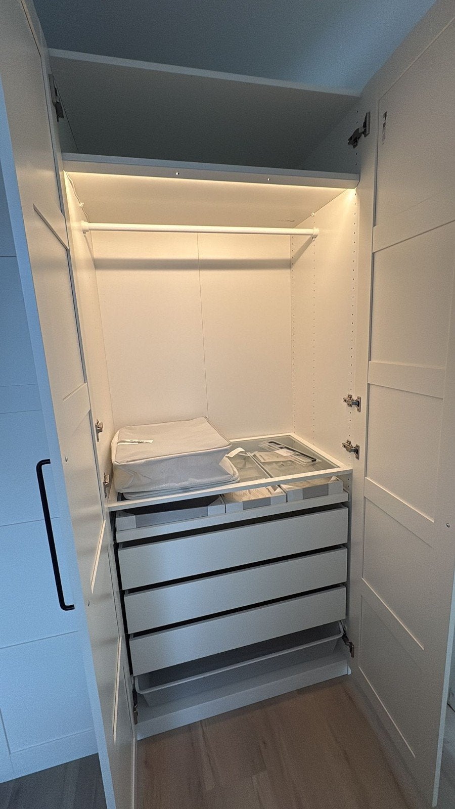 IKEA MONTAGE, Huis en Inrichting, Kasten | Kledingkasten, Ophalen of Verzenden, 50 tot 75 cm, 200 cm of meer